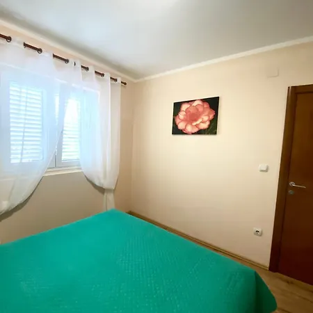 Apartments Villa Viktoria Tivat Exterior photo