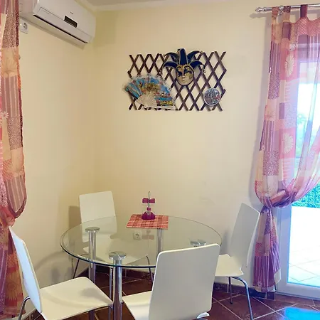 Apartments Villa Viktoria Tivat Exterior photo