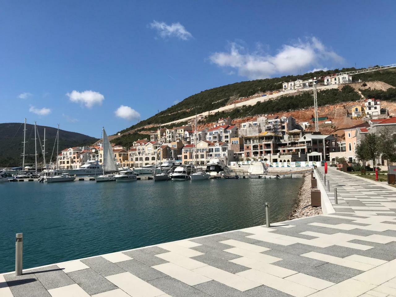 Viktoria * Tivat